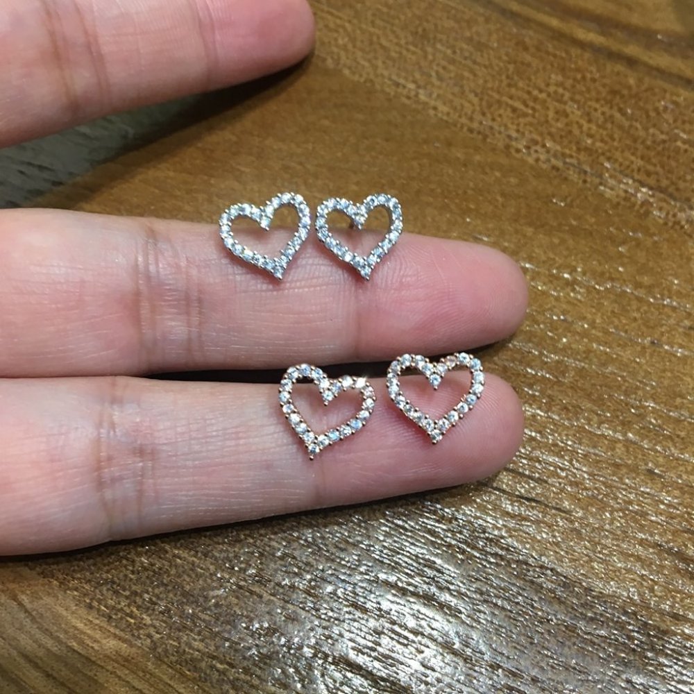NEW 18k Diamond Pave Heart Rose Gold Stud Earrings - Picture 6 of 6